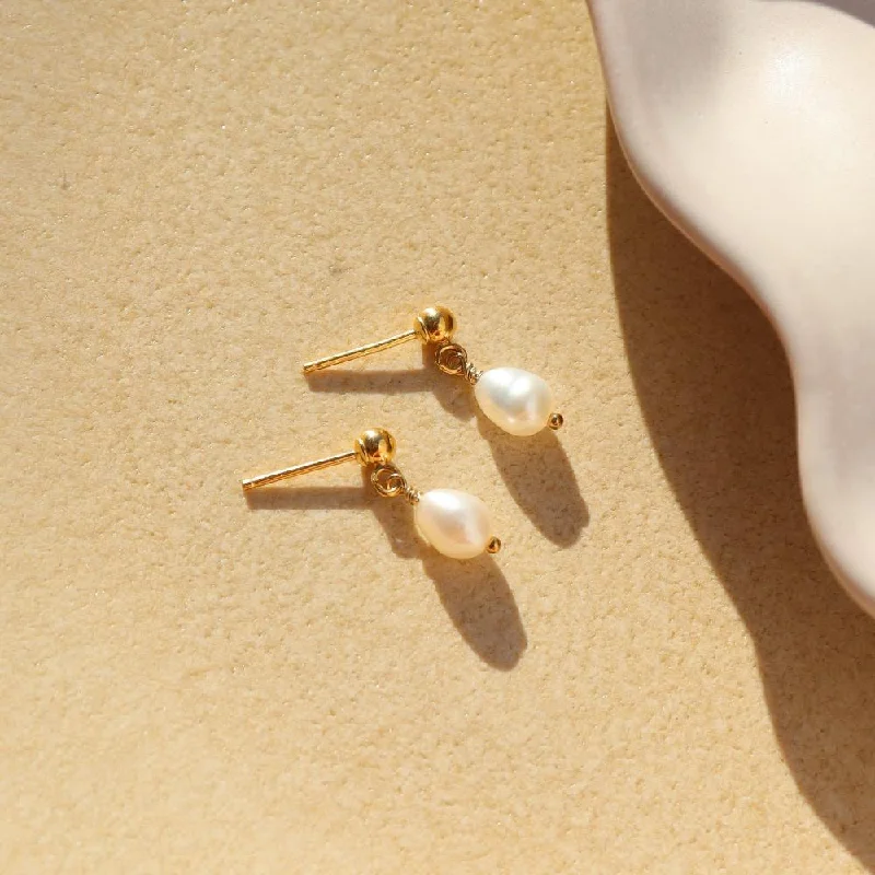 Pearla Studs