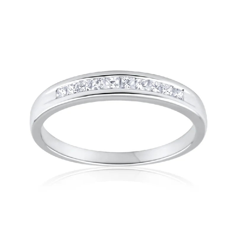 9ct White Gold Diamond Ring Set With 10 Princess Cut Diamonds