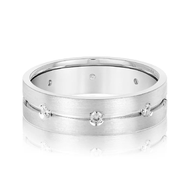 Central Groove Men's Diamond Wedding Band