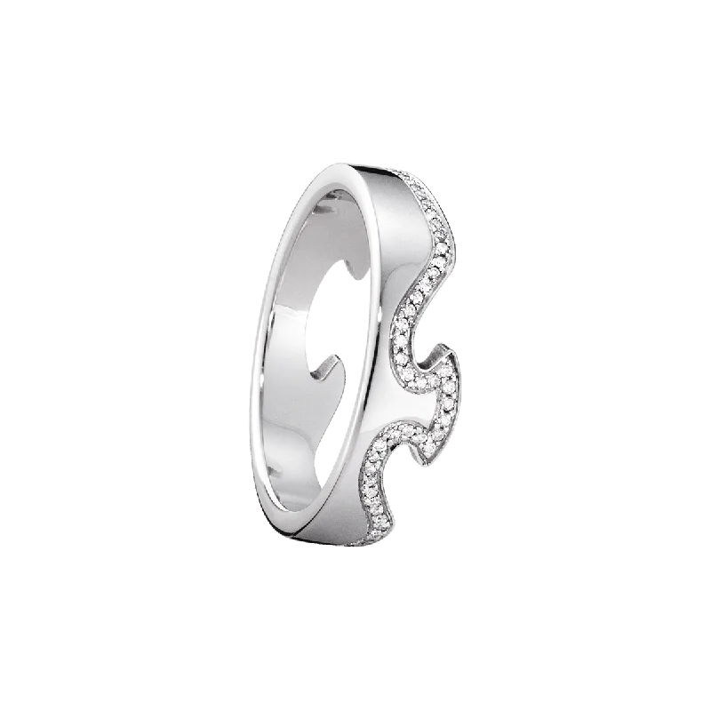 Fusion End 18K White Gold Ring w. Diamonds